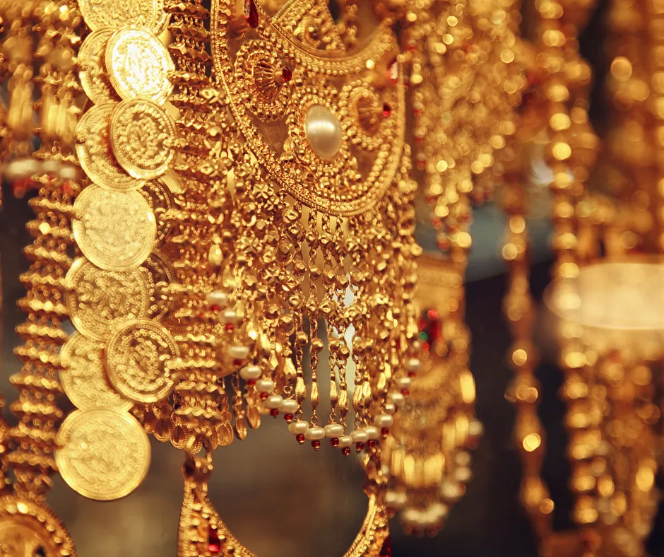 Read more about the article 12 Top Arabic Gold Jewellery Designs and Inspiration