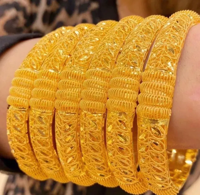 Empresa seda Autorización Oro de 21 quilates Comprar en línea: Compre piezas exquisitas en Alsayed  Jewellery